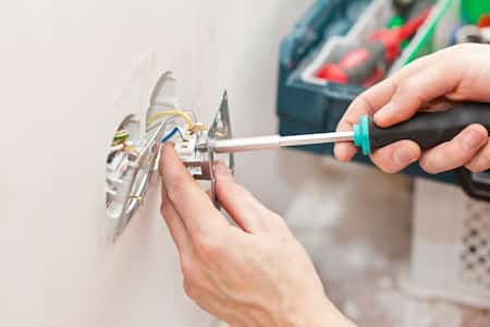 4 Common Electrical Mistakes DIYers & Inferior Electricians Make