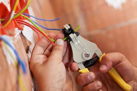 The Benefits Of Choosing A Reputable Professional Electrician For Wiring Installation In Moscow